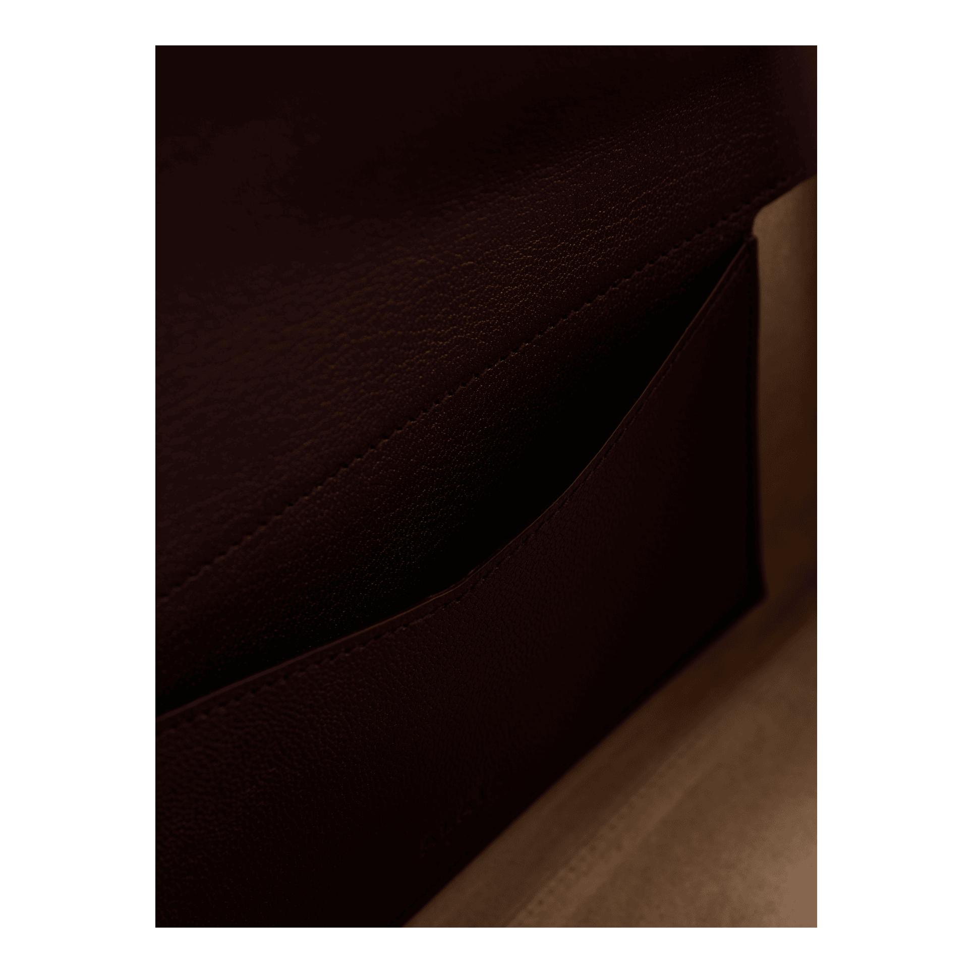 Alaïa 'Le Teckel Flap Medium' Bordeaux shoulder bag, Detail view – UNGER.DE