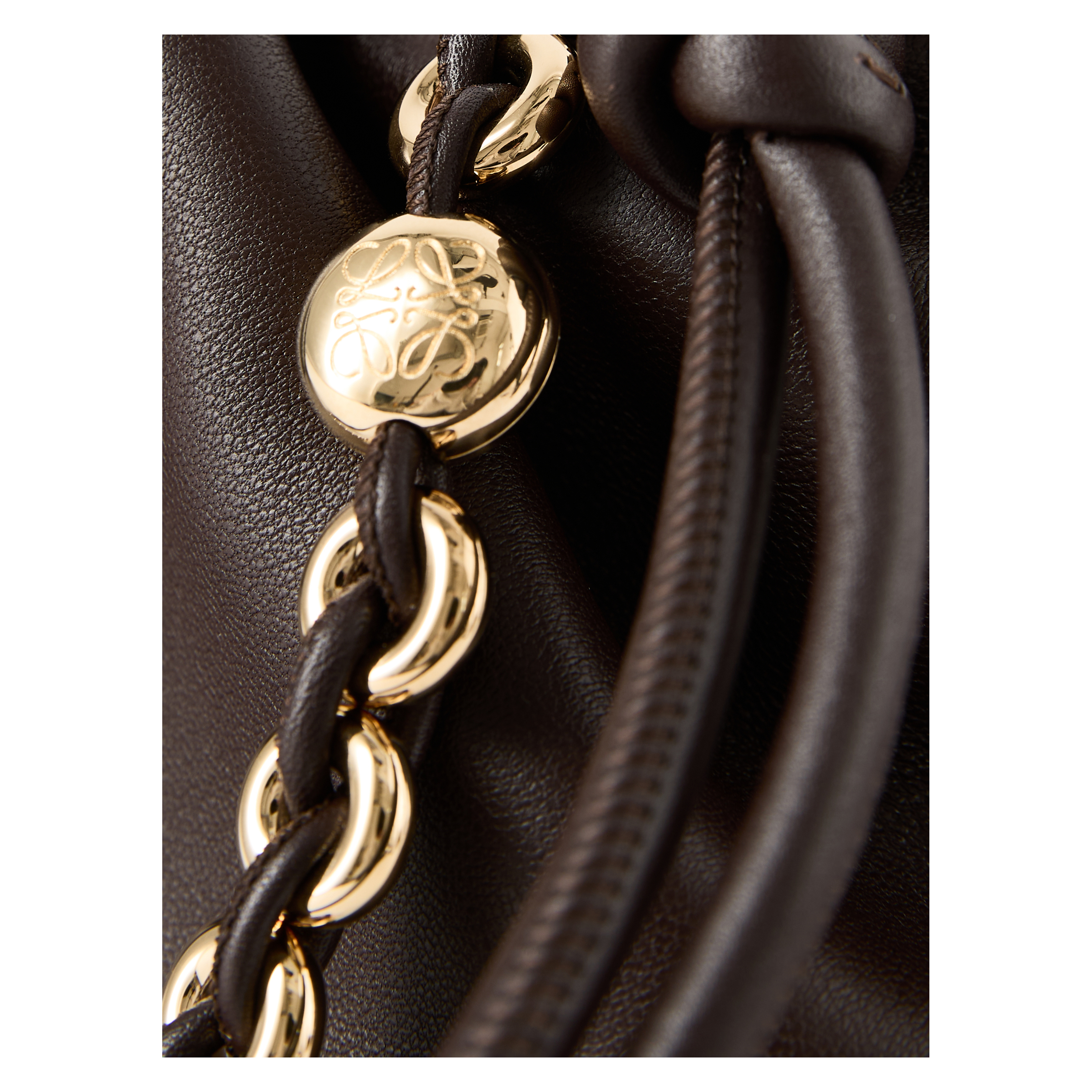LOEWE Clutch 'Flamenco Medium' mit Kette Dark Brownie, Rückansicht – UNGER.DE