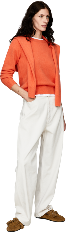 Cashmere jumper with a round neckline in tangerine