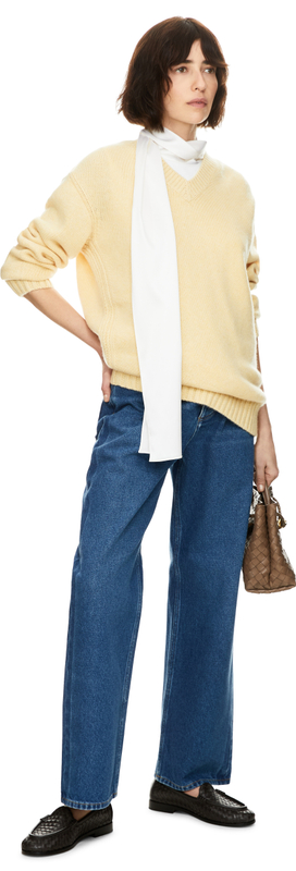 Oversize Cashmere-Pullover mit V-Ausschnitt Butter