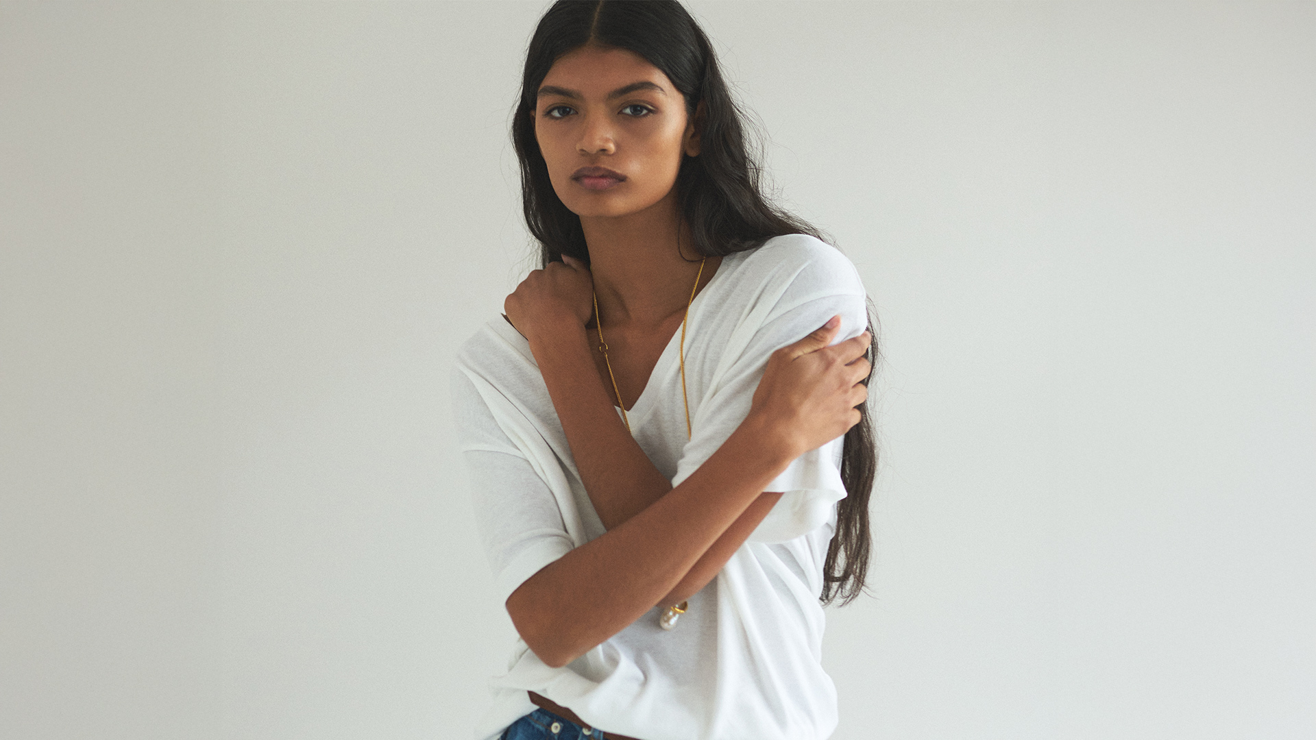 white tee. that's it.