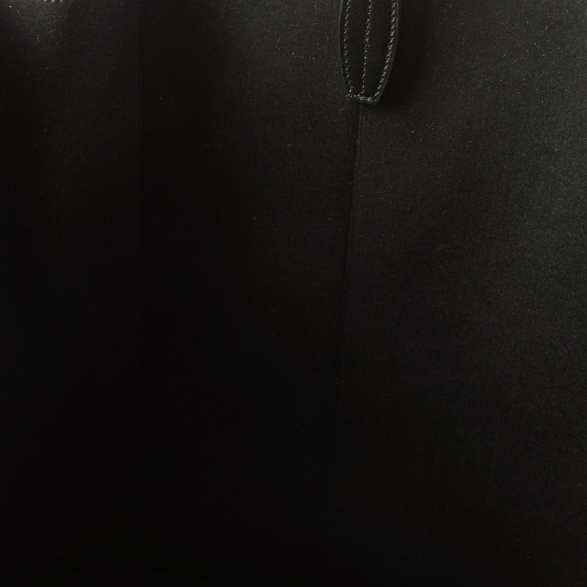 TOTEME Shopper 'Roam' aus Rindsleder Schwarz, Detailansicht – UNGER.DE