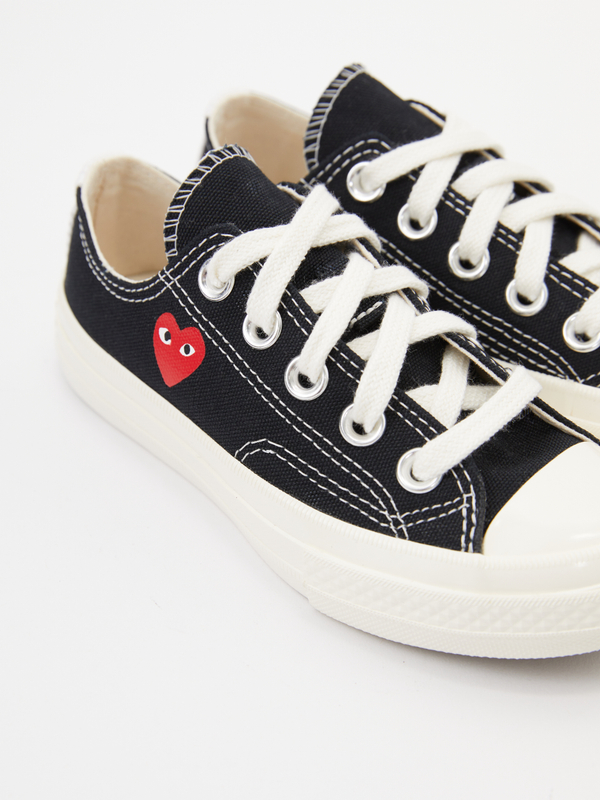 Sneaker 'Red Heart Low' Schwarz/Rot