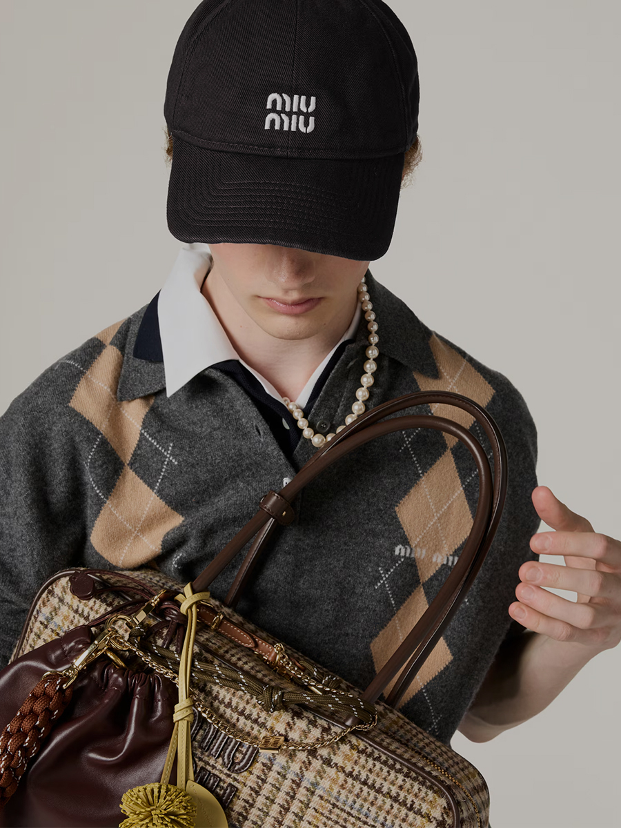 miu miu caps