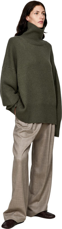 Oversized cashmere jumper with a roll neck – Thyme