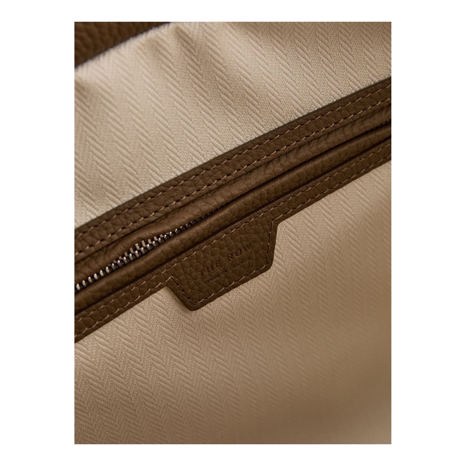 The Row 'Marlo 14' handbag in grained calfskin, beige, Detail view – UNGER.DE