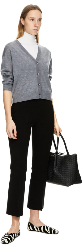 Wollstrickjacke mit V-Ausschnitt Grau