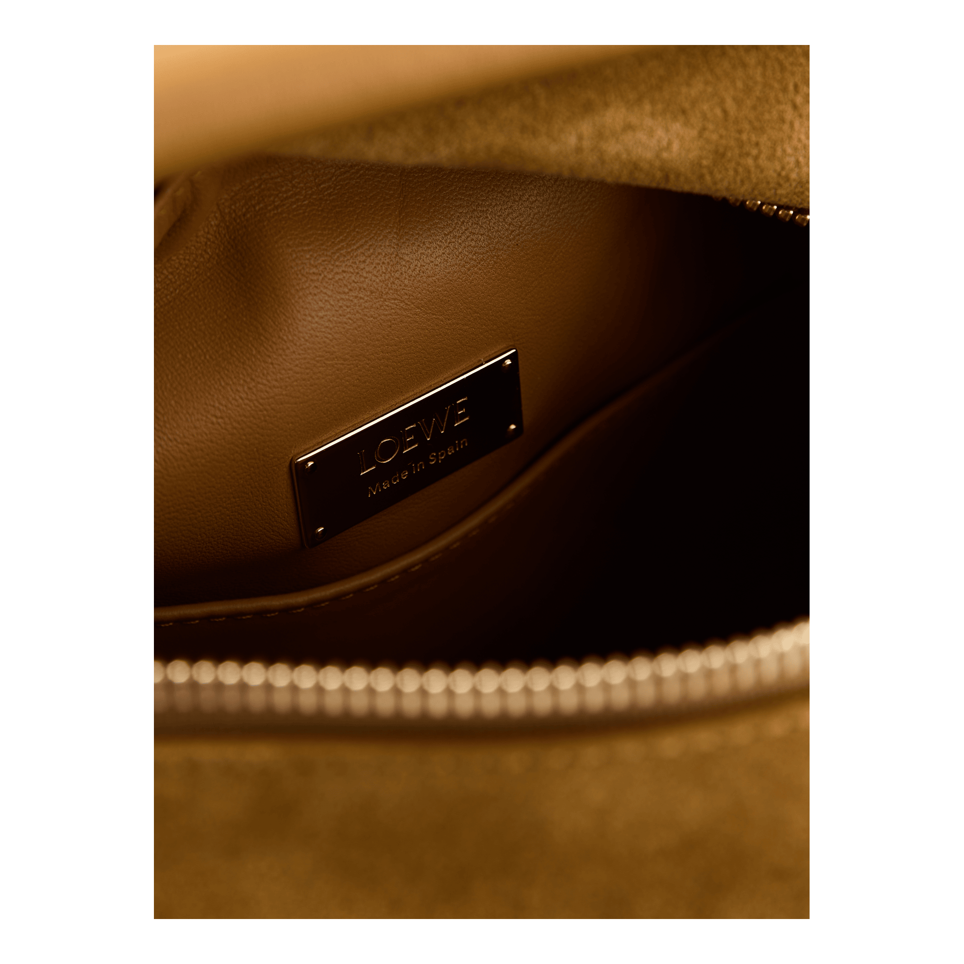 LOEWE Handtasche 'Puzzle Featherlight Small' Ochre, Detailansicht – UNGER.DE