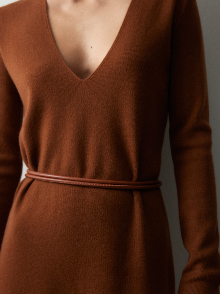 allude new:in