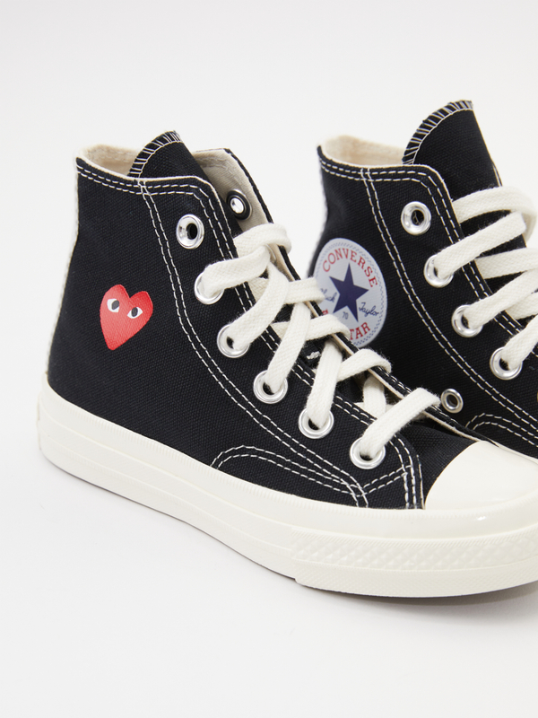 Sneaker 'Red Heart' in Schwarz/Rot