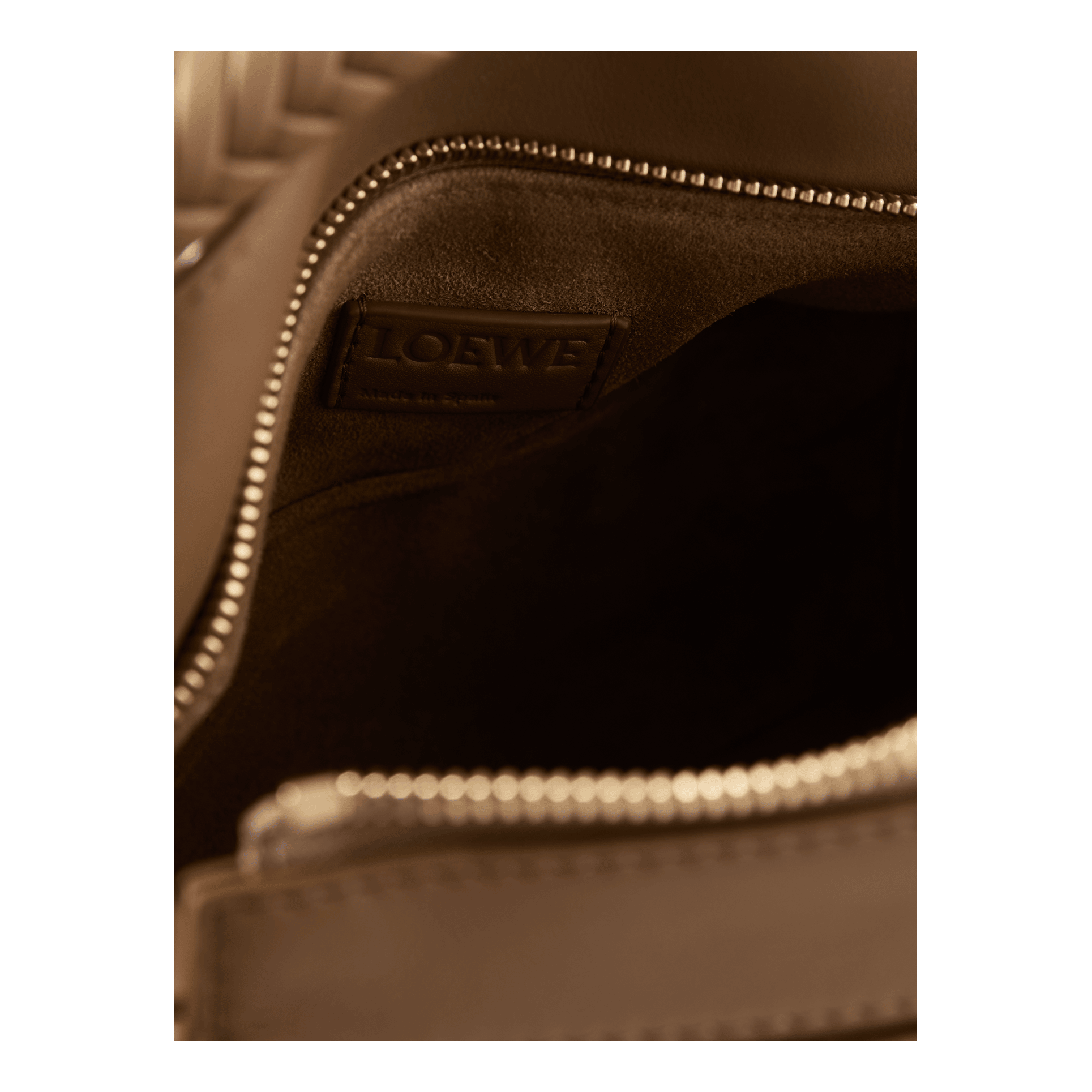 LOEWE Handtasche 'Puzzle Woven Handle Small' Mocha, Detailansicht – UNGER.DE